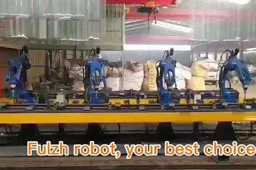 Štirje varilni roboti delujejo s pozicionerjem